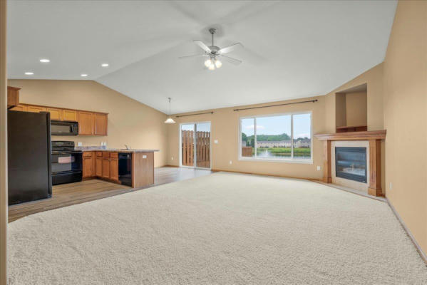 1226 ASHWORTH DR APT 3, CEDAR FALLS, IA 50613, photo 5 of 28